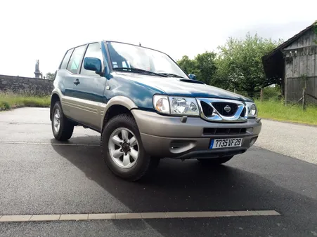 Nissan tarrano