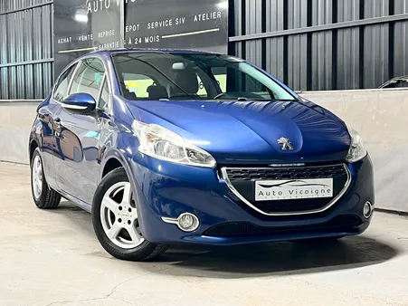 Peugeot 208 Active / 1.4 HDI 68 ch / CLIM / Entretiens à jours