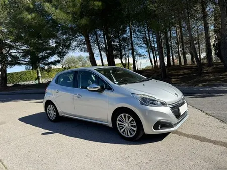 Peugeot 208 1.2 Essence 110cv Allure 2018