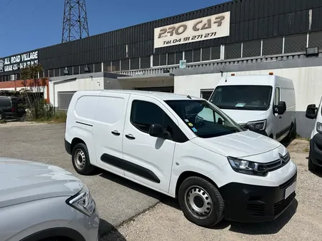 Citroën Berlingo HDI 100 CV LONG 950 kg GRIP CONTROL 3 PLACES TVA RECUPERABLE 1ere main entretien complet 2 portes coulissantes