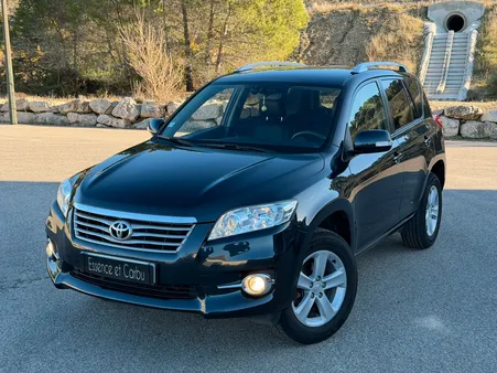 Superbe Toyota RAV4 2.0 4X4 158 ch BMV6 – Cuir chauffant, GPS, Bluetooth, Crit’air 1
