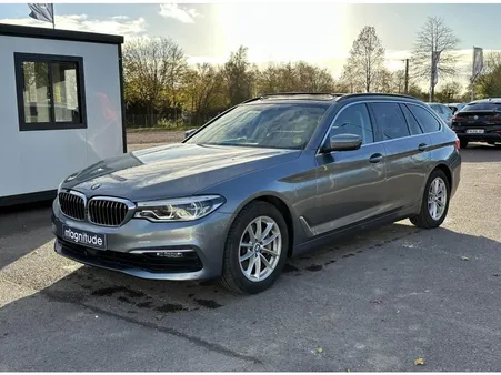 BMW SERIE 5 TOURING 530d BVA8 G31 Lounge 265ch XDRIVE / TOIT OUVRANT / ATTELAGE