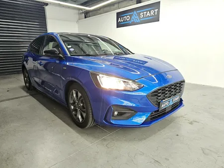 FORD Focus Berline ST-Line Business 2éme main / bang & olufsen / apple car play & Android auto / affichage tête haute / sièges chauffant / camera recul / avertisseur d'angle mort