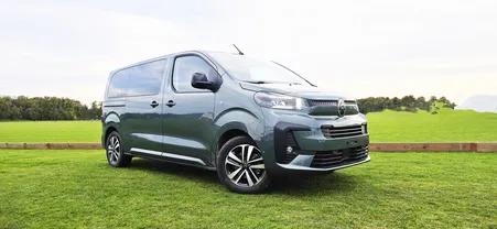 Citroën Spacetourer PAS DE MALUS 5/7 places NEUF VASP aménagé AVENTOURER (type Peugeot Traveller / VW Multivan Caravelle / VANSTER)