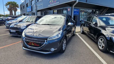 Peugeot 208 1.2 PureTech 82ch BVM5 Style DISTRI OK SUIVI COMPLET