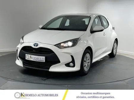 Toyota Yaris 116h Dynamic Business 5p + Programme Beyond Zero Academy MY22