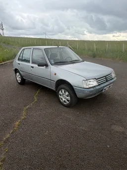 Peugeot 205 1.7 Diesel PREMIÈRE MAIN