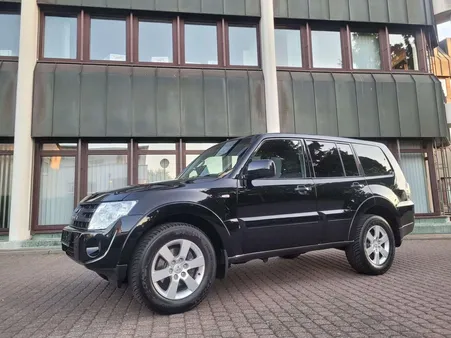 Mitsubishi Pajero 3.2 DI-D 200 Ch 4x4 - 7 Places - Attelage 3300 kg