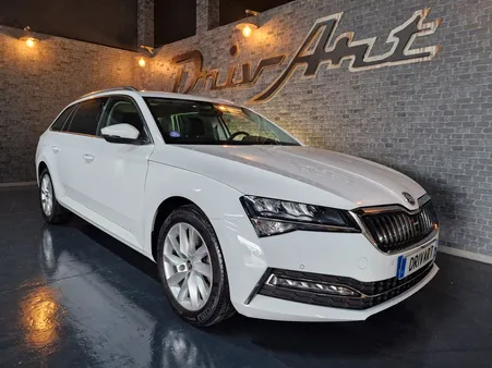 SKODA SUPERB COMBI 1.4TSI PHEV 218ch Business DSG6 TVA récupérable 1er main