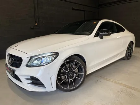 Mercedes Classe C 220 cdi AMG Line / Toit Panoramique Ouvrant Cock Pit Led d Ambiance