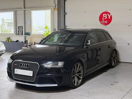 AUDI A4 RS4 Avant Quattro 4.2 V8 FSI - 450 - BV S-tronic