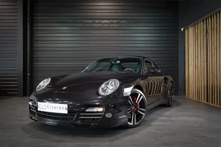 Porsche 911 997.2 / Turbo 3.8L 500CH PDK7 – 2011 GARANTIE 12 MOIS / TOIT OUVRANT / PACK CARBONE / CUIR ÉTENDU / SIÈGES VENTILÉS & CHAUFFANTS À MÉMOIRES / BOSE