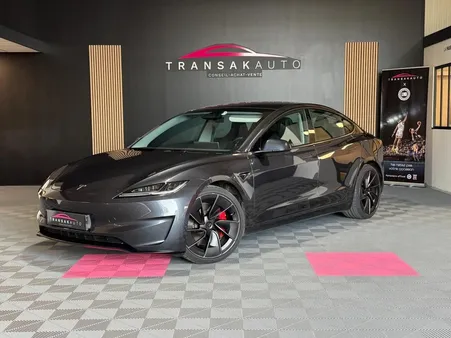 Tesla Model 3 Performance AWD