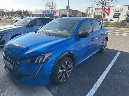 PEUGEOT 208 PureTech 100 S&S EAT8 GT