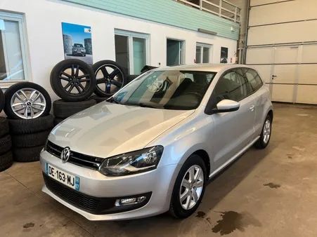 5825 HT * VW POLO V TDi 90 * 2 PLACES * 2014 * 113.000 Km * RNS 310 * NAVI * BLUETOOTH * REGULATEUR * VOLANT CUIR MULTIFONCTIONS