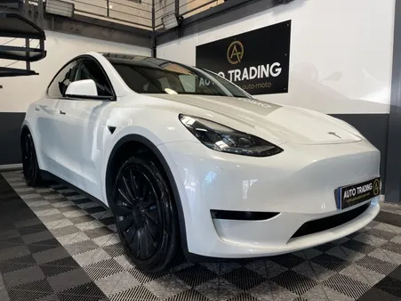 Tesla model y 1er main 24 000 kms