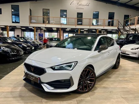 Cupra Leon (2) 2.0 TSI 300 ch VZ CUP DSG7 /TOIT PANO/CARBONE/