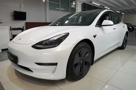 TESLA MODEL 3 Grande Autonomie Dual Motor AWD | Autopilot • Sièges chauffants • 476ch