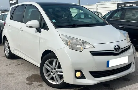 TOYOTA Verso S 1.4 D-4D DPF 90 cv *Finition Life /1er Main /Chaine de distribution / Toit Panoramique