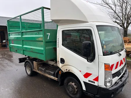 Nissan Cabstar Ampliroll