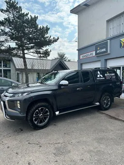 Mitsubishi l200 2,2 150 cv
