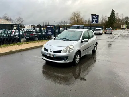 Renault Clio 3 1.5 DCI - (Paiement en plusieurs fois possible)
