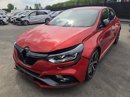 Renault Megane 4 RS trophy 300cv accidentée