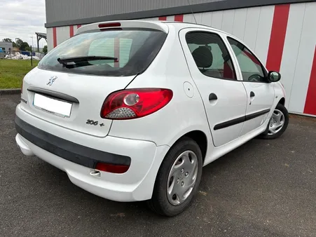 Peugeot 206+ 1.4i 75ch 1ÈRE MAIN Distribution Neuve