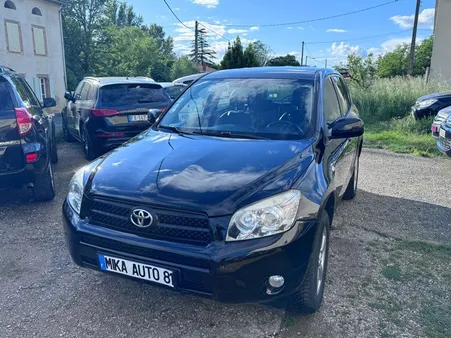 Toyota rav 4 136CH D-4D 4WD + ATTELAGE