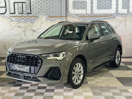 AUDI Q3 Pack S Line extérieur , Business line 35 TDI 150 ch , S tronic 7 , Sièges chauffants , Gris chronos , éclairage d'ambiance