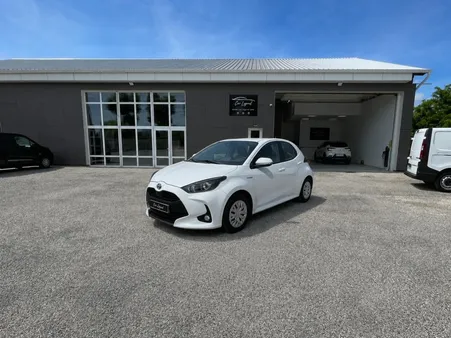 Toyota Yaris Hybrid Dynamic Business