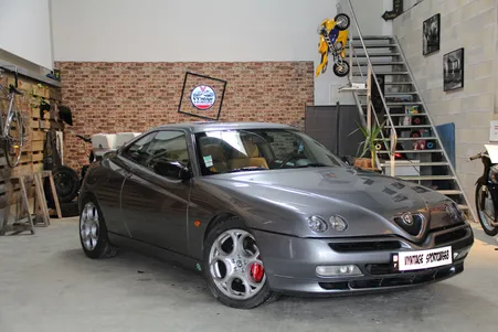 Alfa Romeo GTV V6