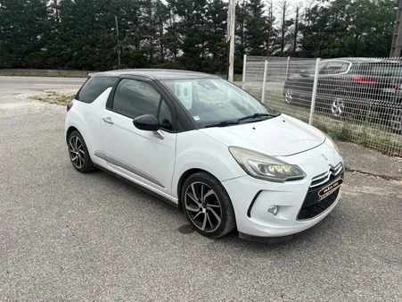 DS DS 3 THP 165 SS BVM6 Sport Chic. Plaquettes et disques et bougie neuves