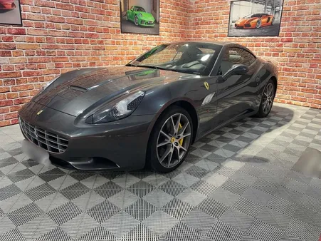 Ferrari California V8