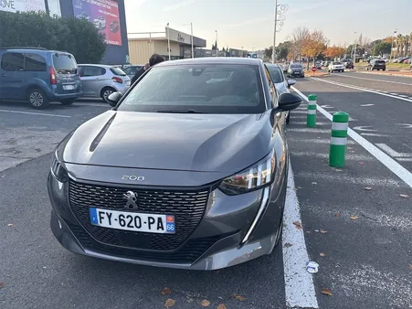 PEUGEOT 208 PureTech 100 S&S EAT8 GT