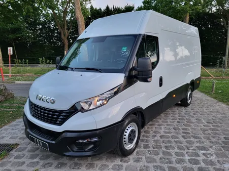 Iveco daily fourgon gn 33 s 14s v12/p h2 quad-leaf bvm6