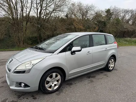 Peugeot 5008 1.6 hdi 110 cv style