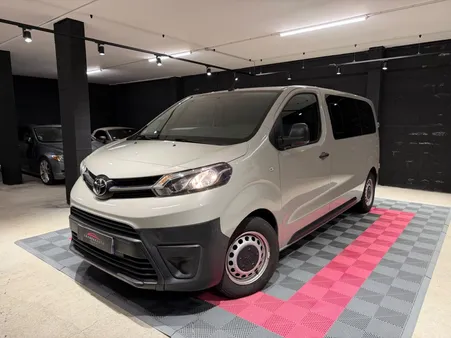 TOYOTA PROACE COMBI MY20 Medium 1.5L 120ch D-4D BVM6 *4 PNEUS NEUFS - PLAQUETTES NEUVES
