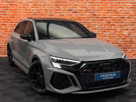 Audi RS3 Sportback 2.5 TFSI 400 cv ( 8Y ) - CERAMIQUE - TOIT OUVRANT - PACK RS - CARBONE - GRIS NARDO - ETAT NEUF - IMMAT FRANCAISE