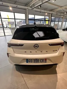 OPEL Astra Hybrid 225 ch BVA8 GSe