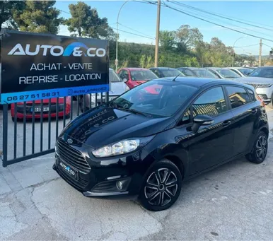FORD FIESTA EDITON 6EME GENERATION / TRÈS FAIBLE KILOMÉTRAGE / 1.25i 82Cv/ ENTRETIEN COMPLET À JOUR / 2 MAIN / RÉVISION NEUVE / KIT DE DISTRIBUTION NEUF