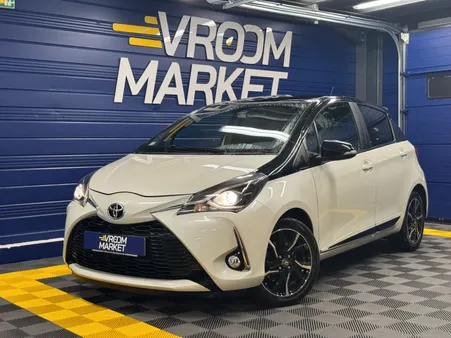 TOYOTA Yaris 1.5 VVT-i 110ch Collection • Suivi complet