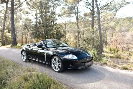 Jaguar XKR Cabriolet V8 4.2 Compresseur Pack Luxe – 2e main française – Capote neuve - Première peinture - Excellent état