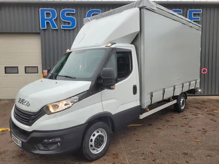 IVECO DAILY 35S16 H3.0 PACK BUSINESS TAUTLINER NEUF avec SIEGE SUSPENDU / CARROSSERIE TOUT ALUMINIUM / TOIT COULISSANT / CYLINDRÉE MOTEUR 3 LITRES / SUSPENSION RENFORCÉE ( Prix de Vente 49 990 HT )