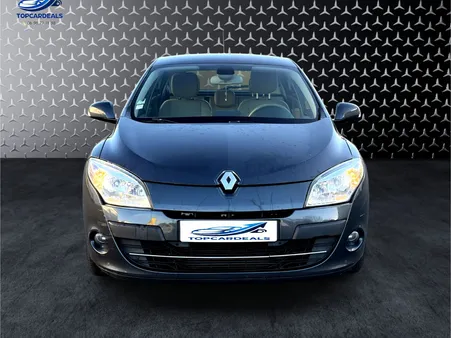 RENAULT Mégane III Hatchback 1.5 dCi FAP EDC 110 cv Boîte auto