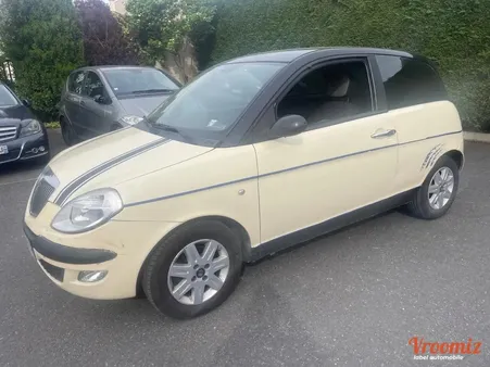 Lancia Y 1.2 I -80 cv - clim- jantes -122254 km