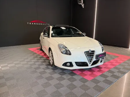 ALFA ROMEO GIULIETTA Distinctive