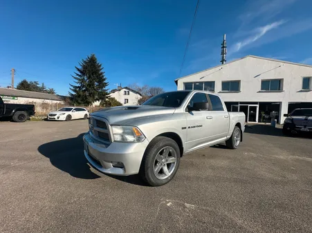 Dodge Ram sport 5.7L