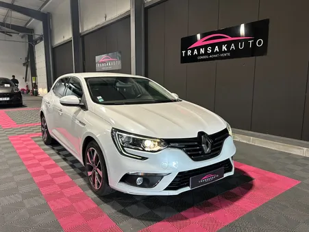 RENAULT MEGANE IV BERLINE TCe 130 cv Energy Bose + SIÈGES CHAUFFANTS + RADAR DE RECUL + SON BOSE