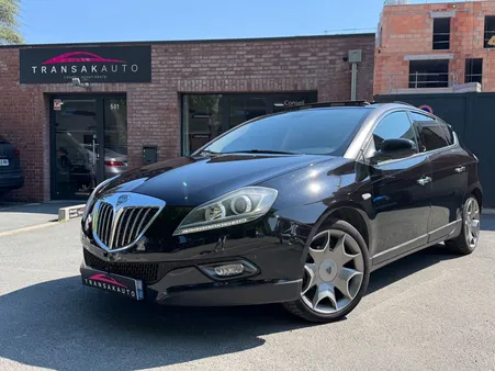 LANCIA DELTA VPC 1.6 MULTIJET 16V 120 DPF HARD BLACK / Toit panoramique ouvrant